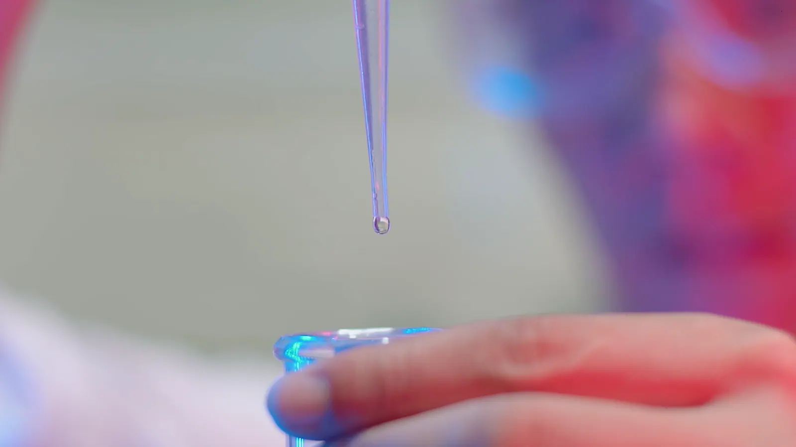 Quality testing with adhesive droplet
